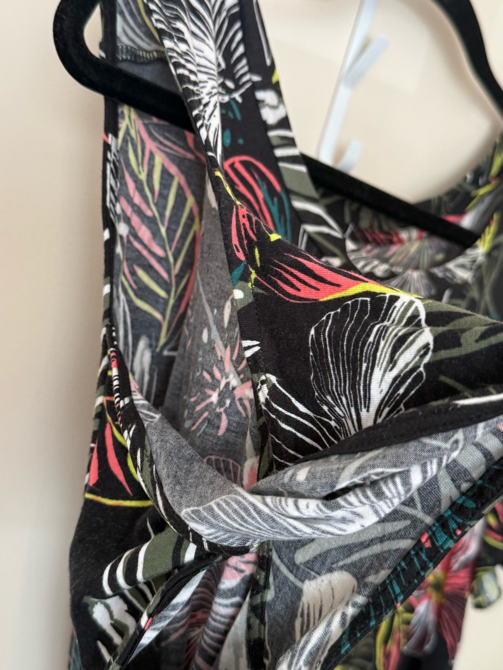 Love & Legend Black Tropical Floral Cold-Shoulder Tank - Picture 2 of 4